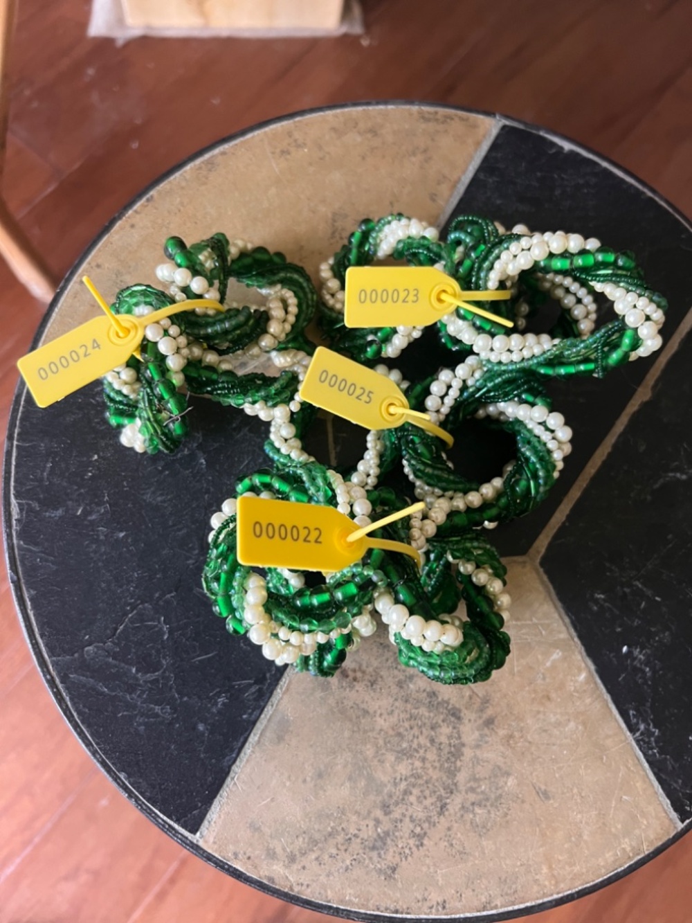Christmas 14 wisted multi-strand beaded napkin rings emerald green & faux pearls - Picture 8 of 9